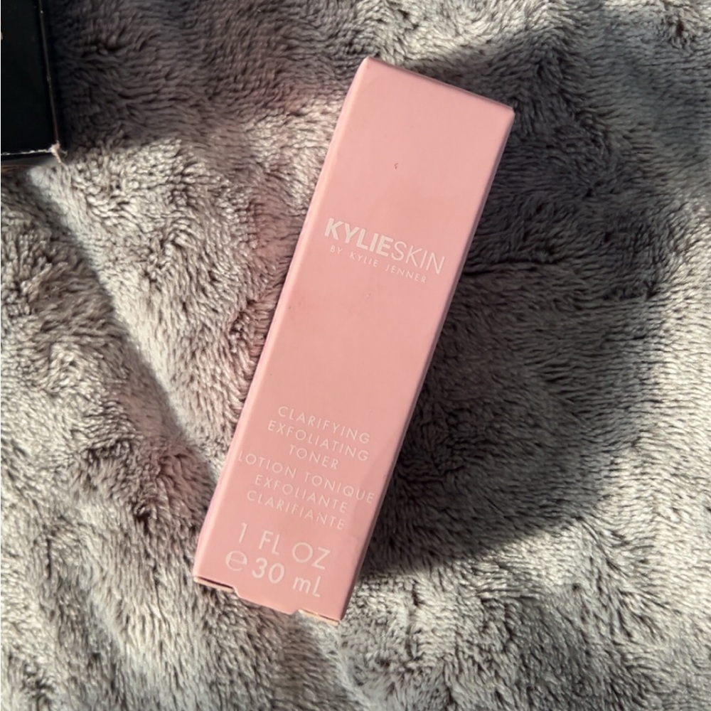 Bundle to save more KYLIE SKIN BRAND NEW Clarifying Exfoliating Toner